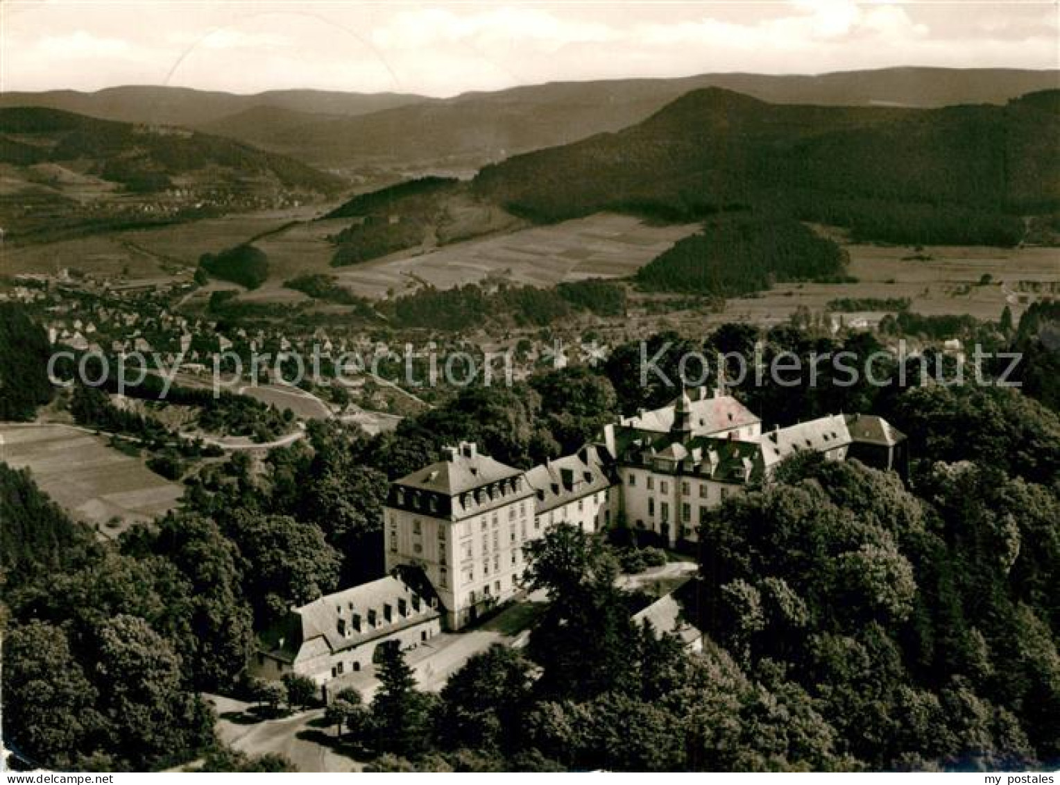 73168566 Laasphe Fliegeraufnahme Mit Schloss Wittgenstein Amtshausen - Bad Laasphe