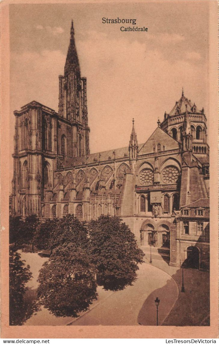 FRANCE - Strasbourg - Vue Générale De La Cathédrale - Carte Postale Ancienne - Strasbourg