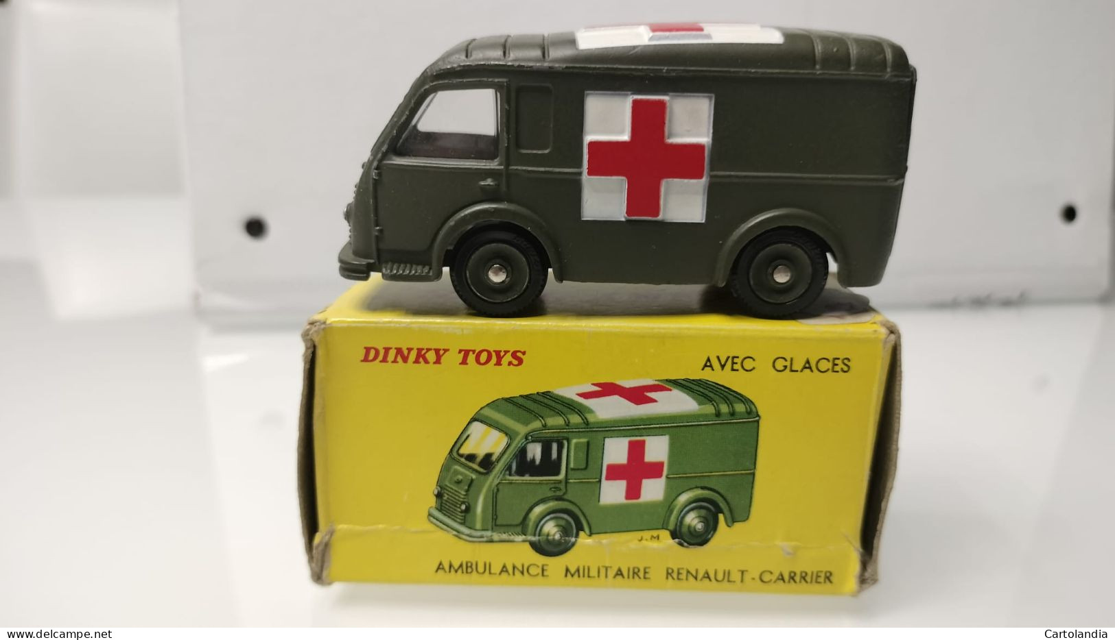 Dinky Toys France - Renault Ambulance Militaire - N°820 - Avec Boite D'origine - Other & Unclassified