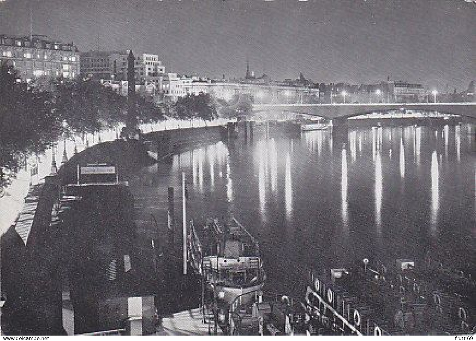 AK 206301 ENGLAND - London - Victoria Embankment - River Thames