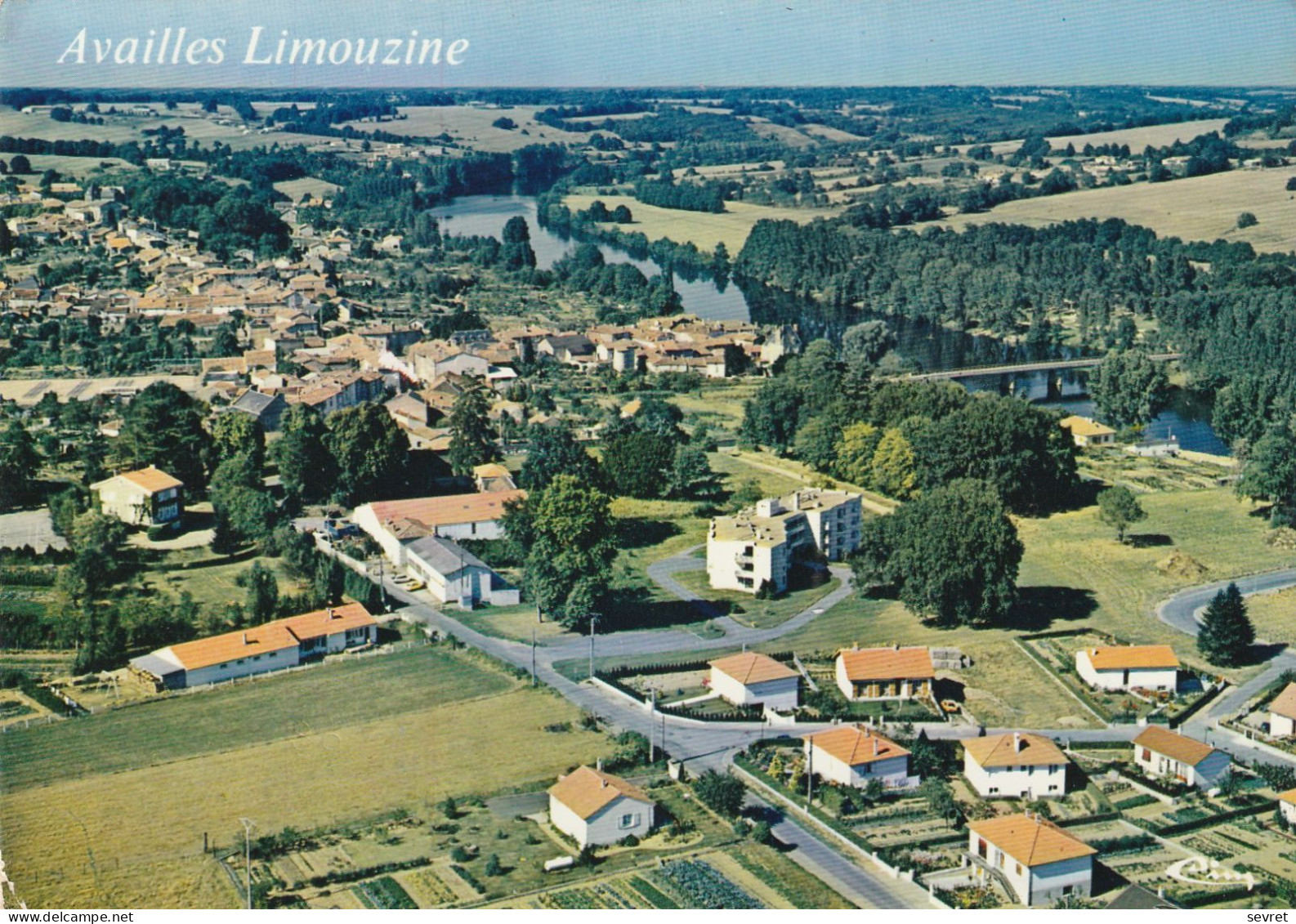 AVAILLES LIMOUZINE . - Vue Panoramique Aérienne. CPM RARE - Availles Limouzine