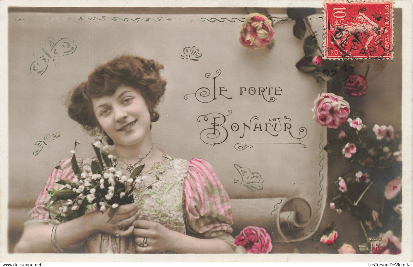 FANTAISIES - Une Femme Tenant Un Bouquet De Fleur - Le Porte Bonheur - Colorisé - Carte Postale Ancienne - Women