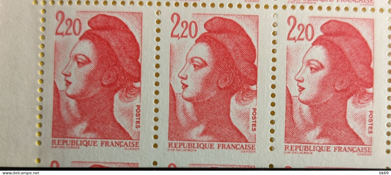 Variété 2427-C2 Découpe Du Carnet Et Des Timbres En Travers Liberté 2.20 Rouge - Moderne : 1959-...