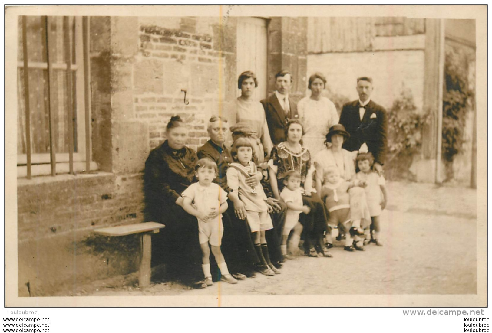 CARTE PHOTO  LA NEUVILLE 1924 - A Identificar