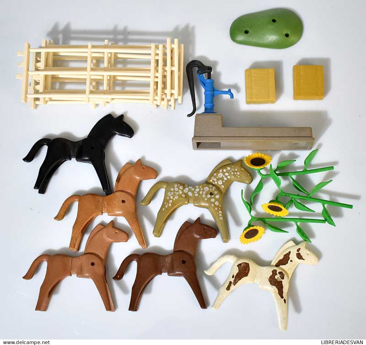 Playmobil. Abrevadero Con Caballos - Playmobil