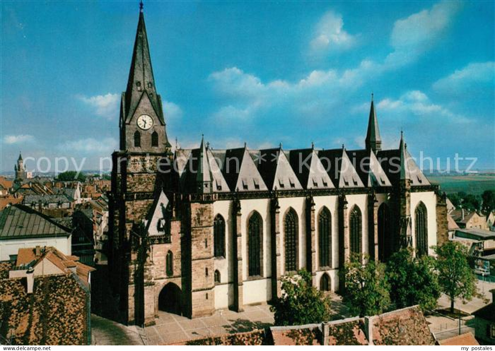 73226466 Friedberg Hessen Stadtkirche UL Frau Suedseite Friedberg Hessen - Friedberg