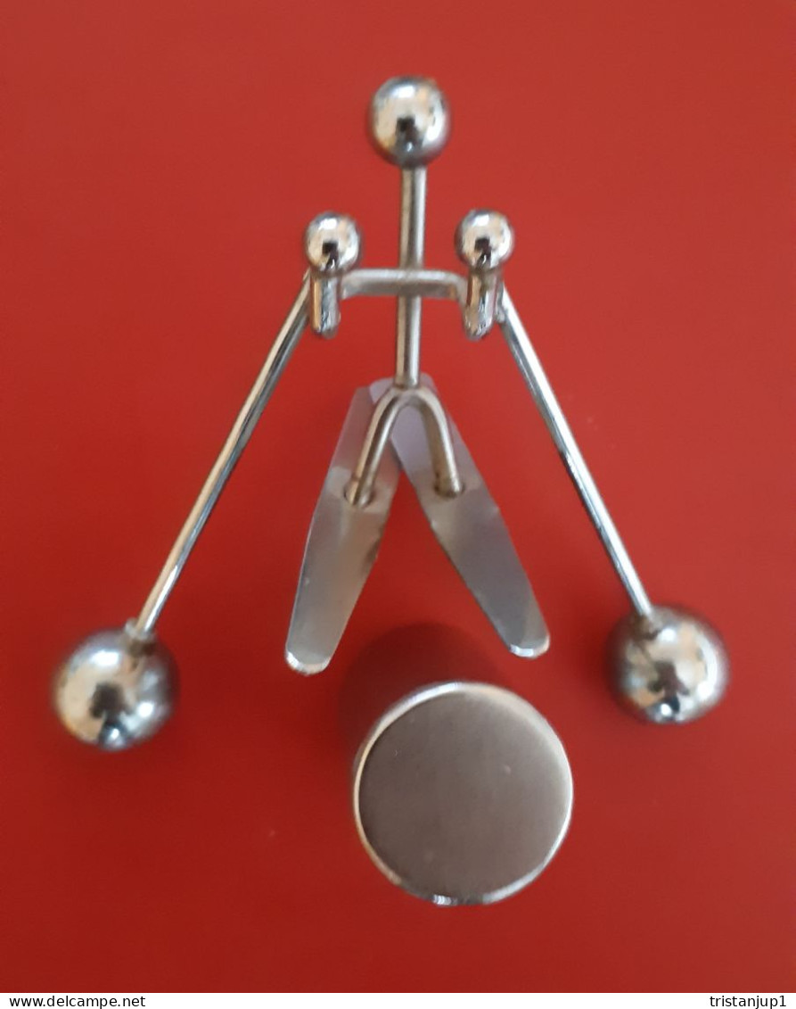 Figure Cinétique Skieur à Bascule Chromé En Métal Argenté - Metall