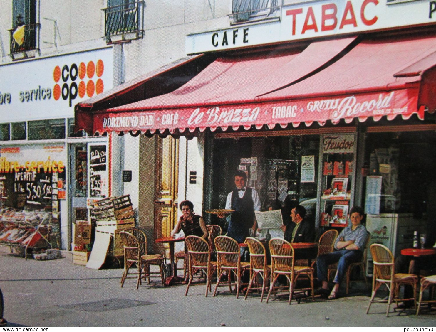 CP 93 Seine Saint Denis ROMAINVILLE  - Le Café Tabac P.M.U. " Le Brazza "  épicerie COOP  La Place Des 3 Communes 1970 - Romainville