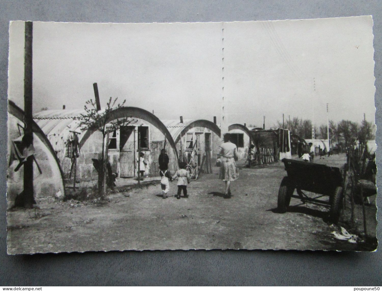 CP Carte Photo  93 Seine Saint Denis  NOISY Le GRAND - Camp Des Sans Logis Du Père Joseph Wresinski , Bidonville  1954 - Noisy Le Grand