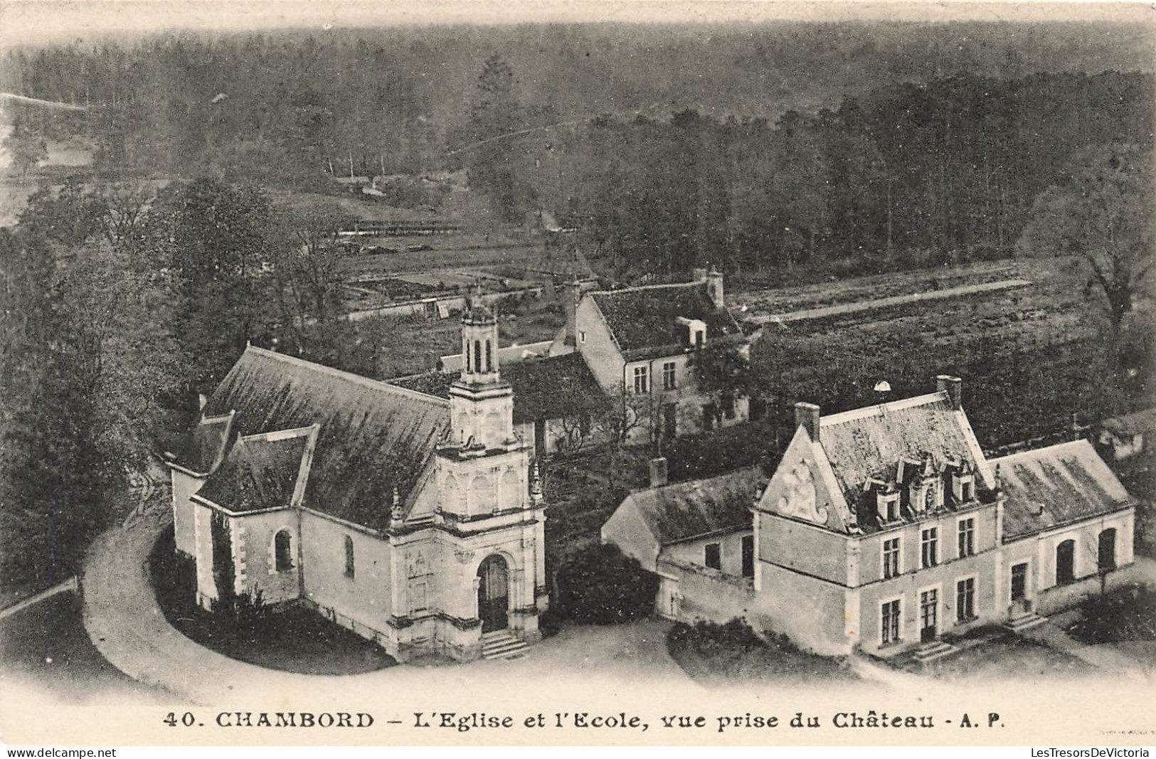 FRANCE - Chambord - L'Eglise Et L'Eglise, Vue Prise Du Château - AP - Carte Postale Ancienne - Chambord