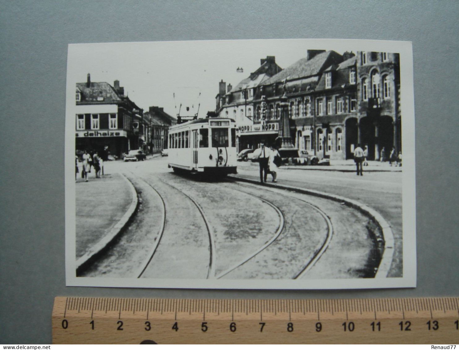 Photo - Saint Ghislain - Rue D'Ath - Tram - Tramway - Ligne 1 - Saint-Ghislain