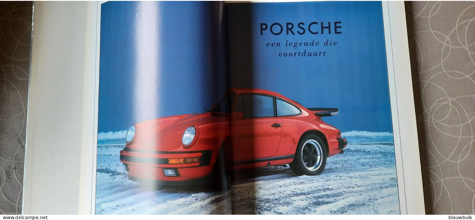 Goebel kristal Porsche 356 1962 + boek Porsche , een legende die voortduurt