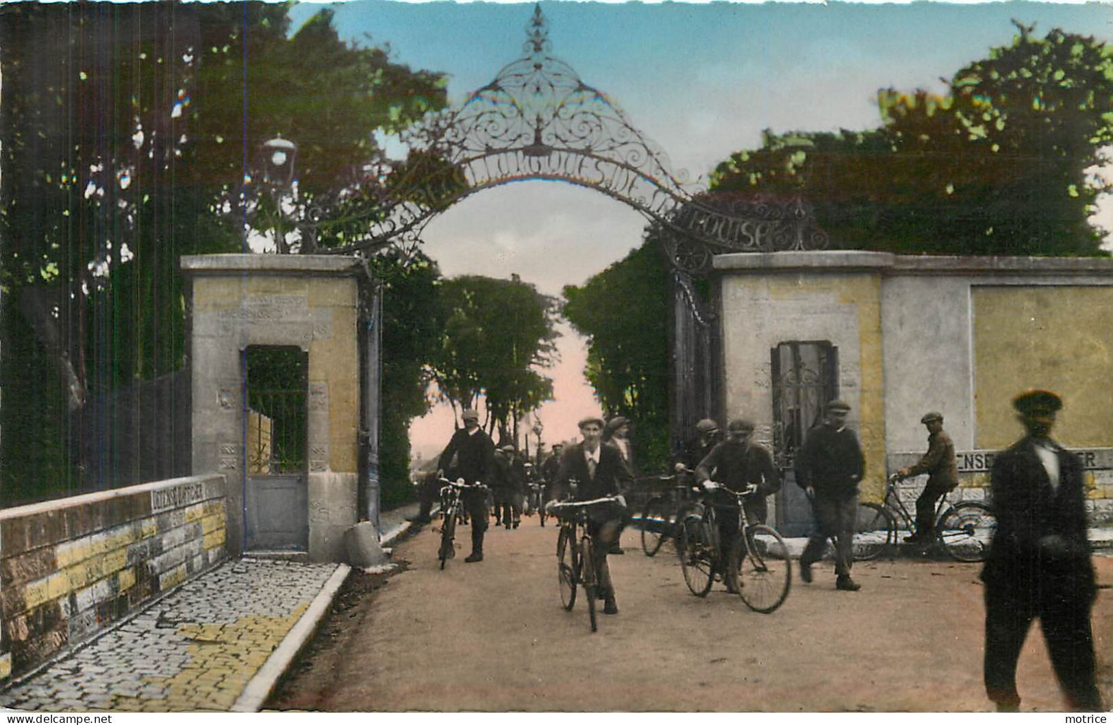 MARQUISE-RINXENT - Sortie Des Ateliers De L'usine Métallurgique. - Marquise