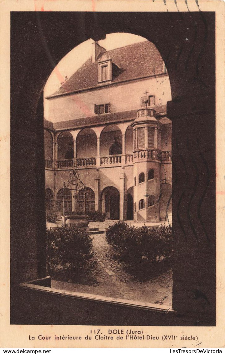 FRANCE - Dole - Vue Sur La Cour Intérieure Du Cloître De L'hôtel De Ville - Carte Postale Ancienne - Dole