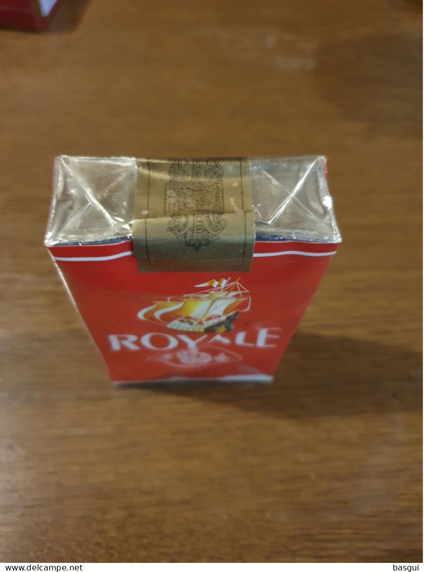 Ancien Paquet De Cigarettes Pour Collection Royale Filtre 2ème Guerre Intact Sous  Cellophane - Other & Unclassified