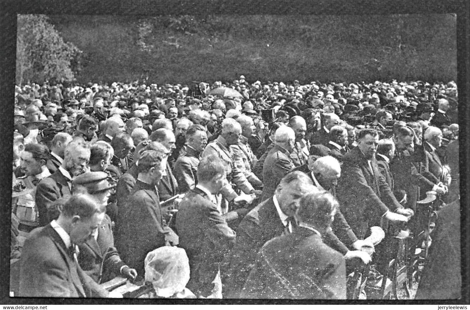 ROSSIGNOL -  1920 Manifestation En Faveur Des Martyrs  - L'Office En Plein Air - Les Autorités Et Les Familles - Tintigny