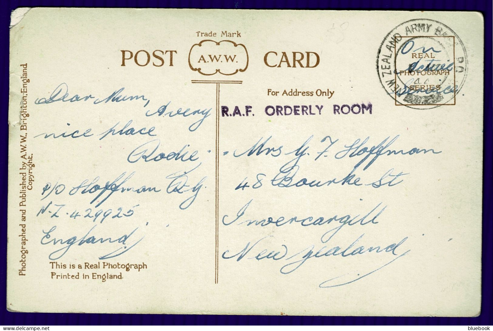 Ref 1636 - 1944 Postcard - New Zealand Forces In UK - R.A.F. Orderly Room - Brighton View - Covers & Documents