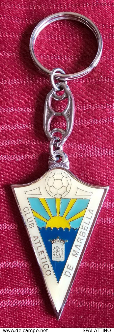 CLUB ATLETICO DE MARBELLA, KEYCHAIN, KEY- RING - Habillement, Souvenirs & Autres