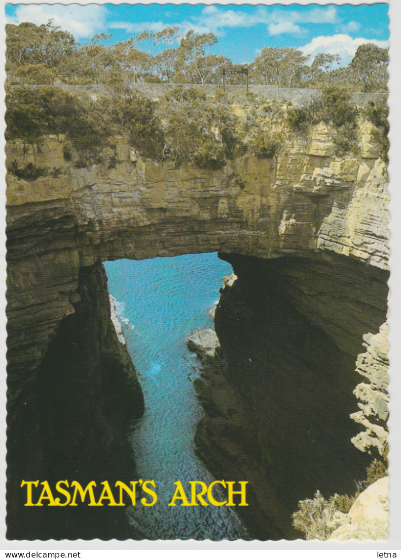 Australia TASMANIA TAS Tasmans Arch EAGLEHAWK NECK Douglas DS346 C1970s Postcard 2 - Port Arthur