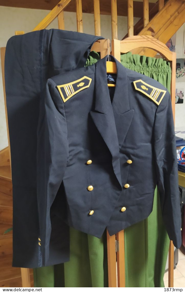 TENUE DE CEREMONIE  LT COLONEL CADRE/PROFESSEUR AU PRYTANEE MILITAIRE, Boutons Infanterie - Uniform