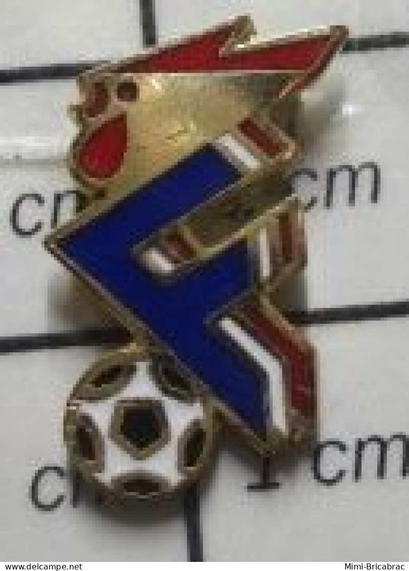 322 Pin's Pins / Beau Et Rare / ARTHUS BERTRAND / Mini Pin's FFF FEDERATION FRANCAISE DE FOOT Par AB - Arthus Bertrand