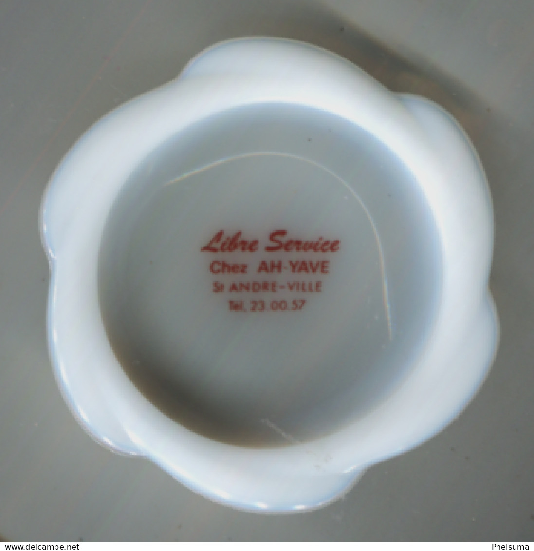 RARE - La REUNION - CENDRIER FLEUR OPALINE - LIBRE SERVICE AH YAVE - ST ANDRE -  60's (années 60) - Ashtrays