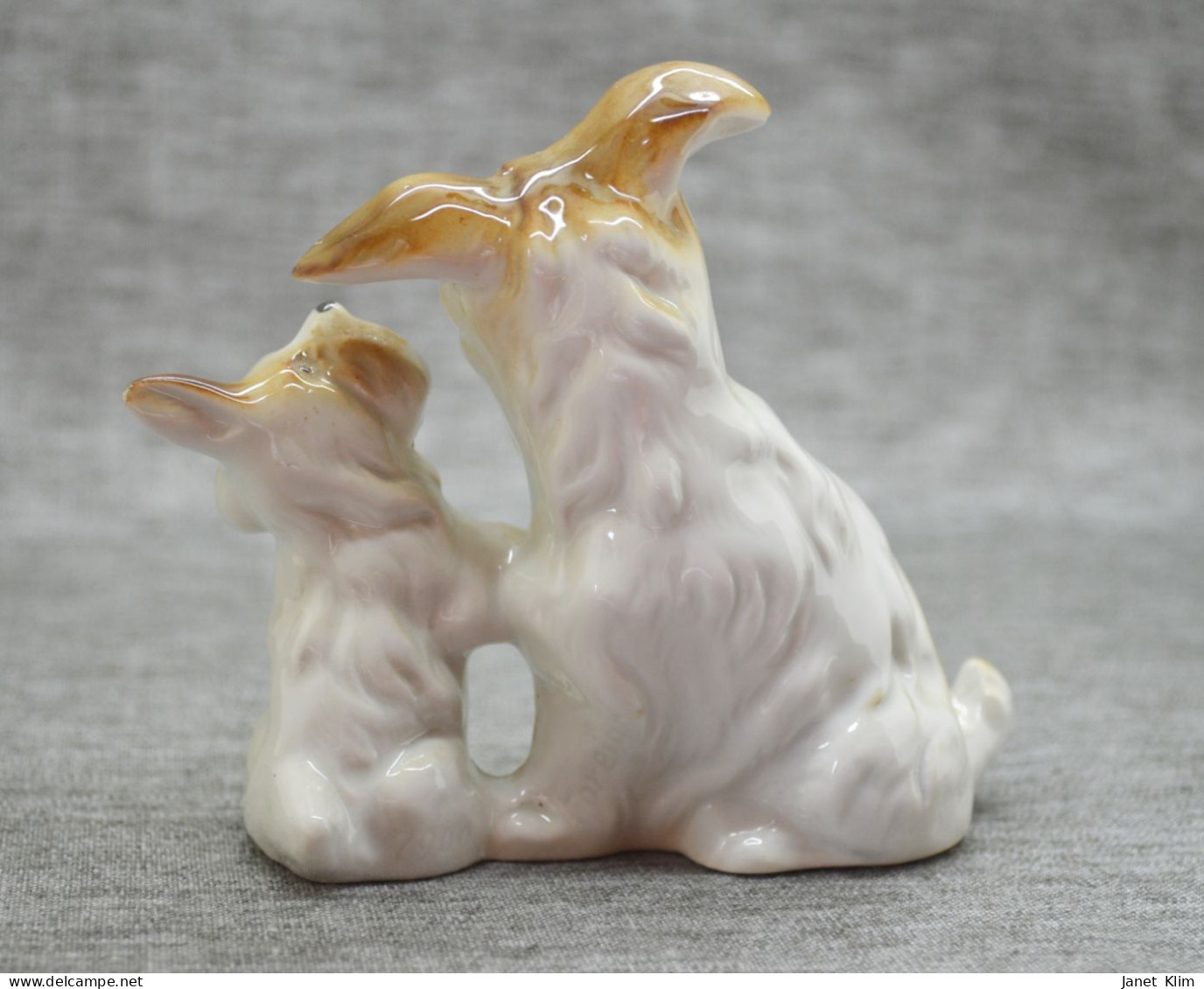 Vintage Porcelain Figurine Of A Dog With A Puppy - Gzel (RUS)