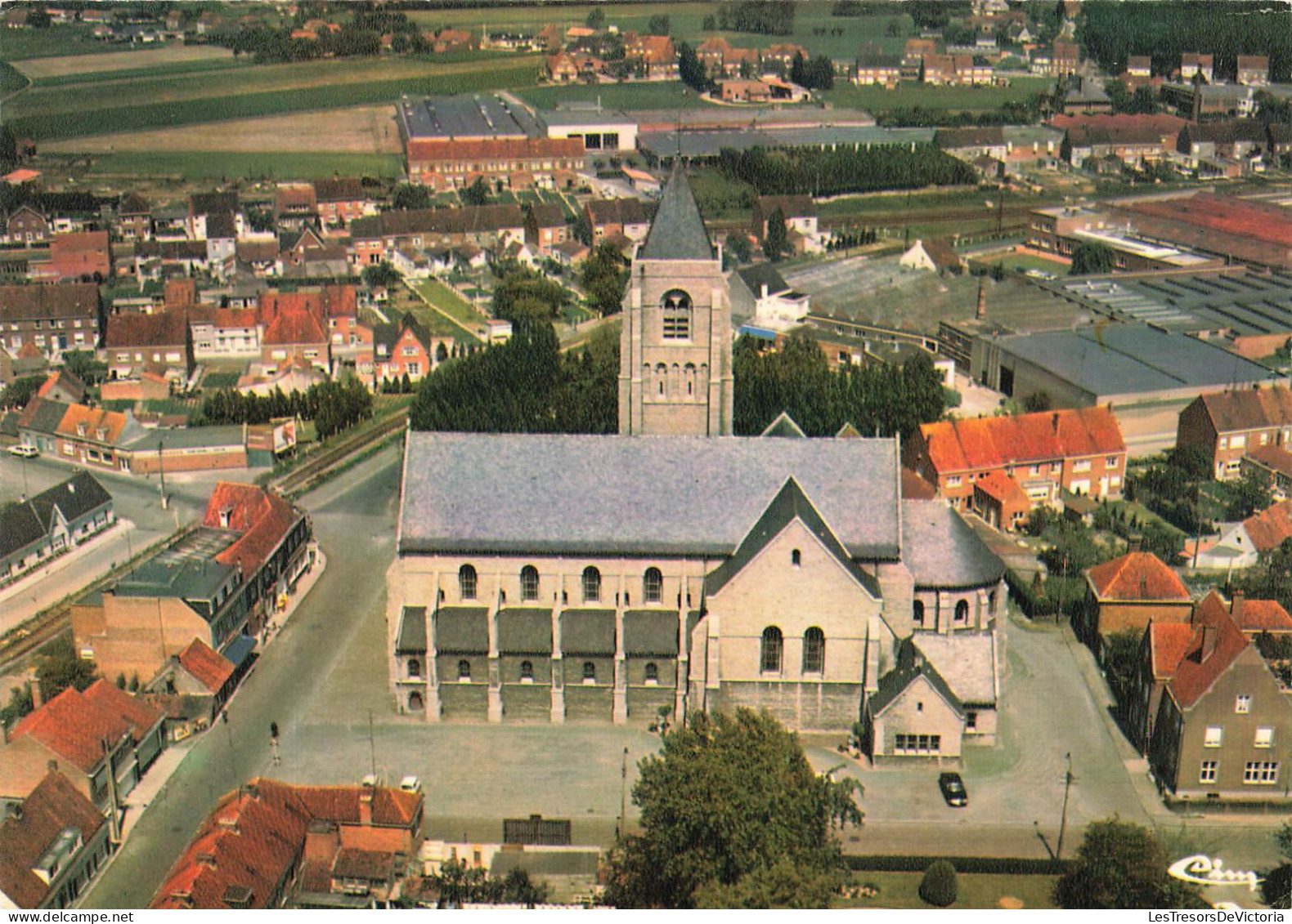 BELGIQUE - Waregem - Luchtopname - Kerk H.Familie - Colorisé  - Carte Postale - Waregem