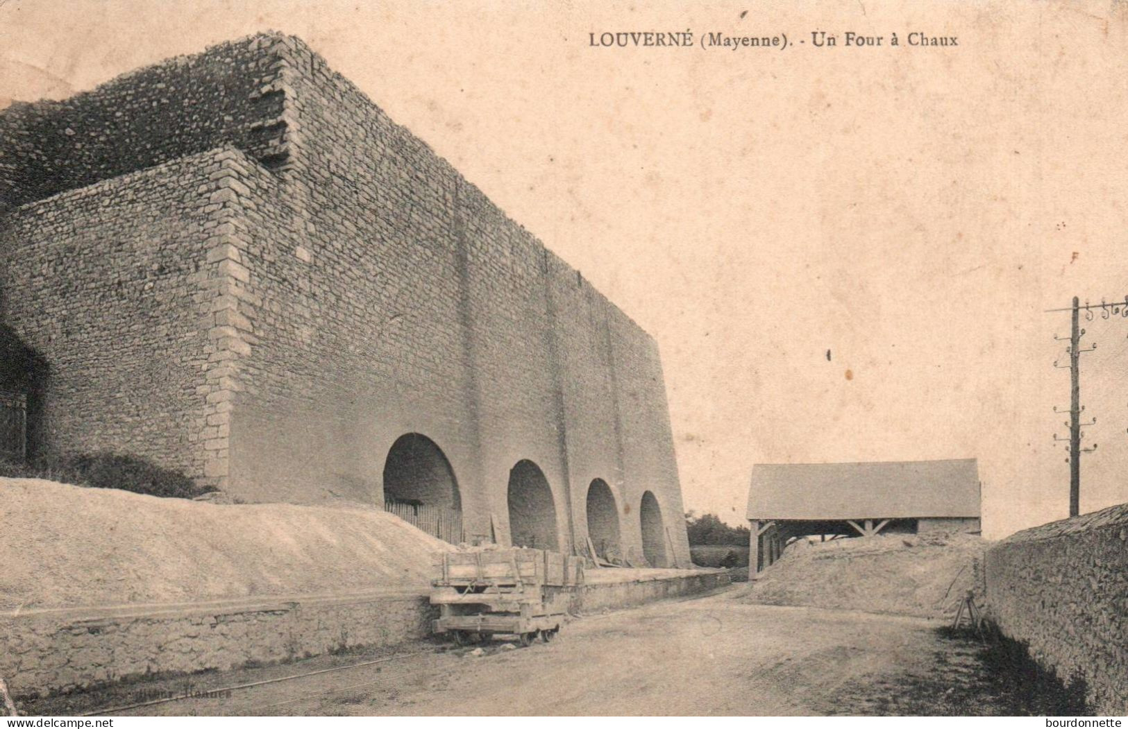 Cpa Louverné - Un Four à Chaux - Louverne