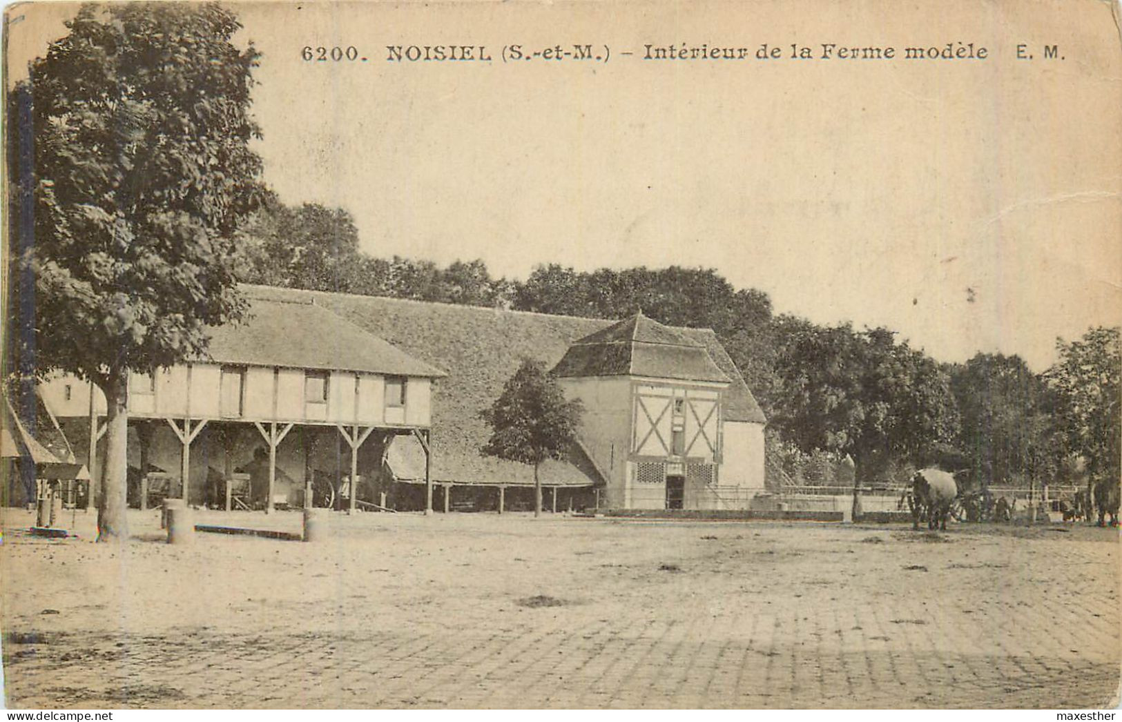 NOISIEL Intérieur De La Ferme Modèle - Noisiel