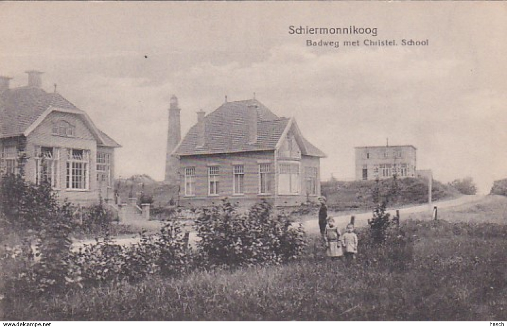 486082Schiermonnikoog, Badweg Met Christel. School.  - Schiermonnikoog