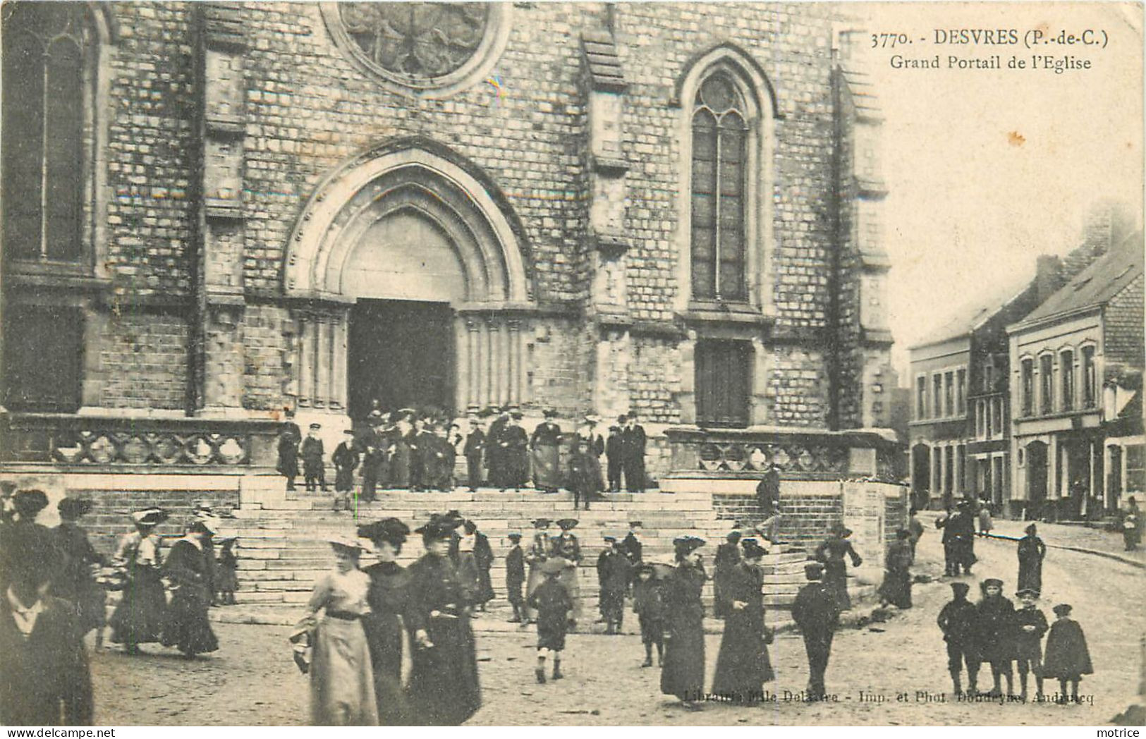 DESVRES - Grand Portail De L'église. - Desvres