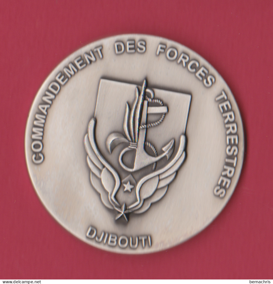 Grosse Médaille Commandement Des Forces Terrestres De DJIBOUTI - France