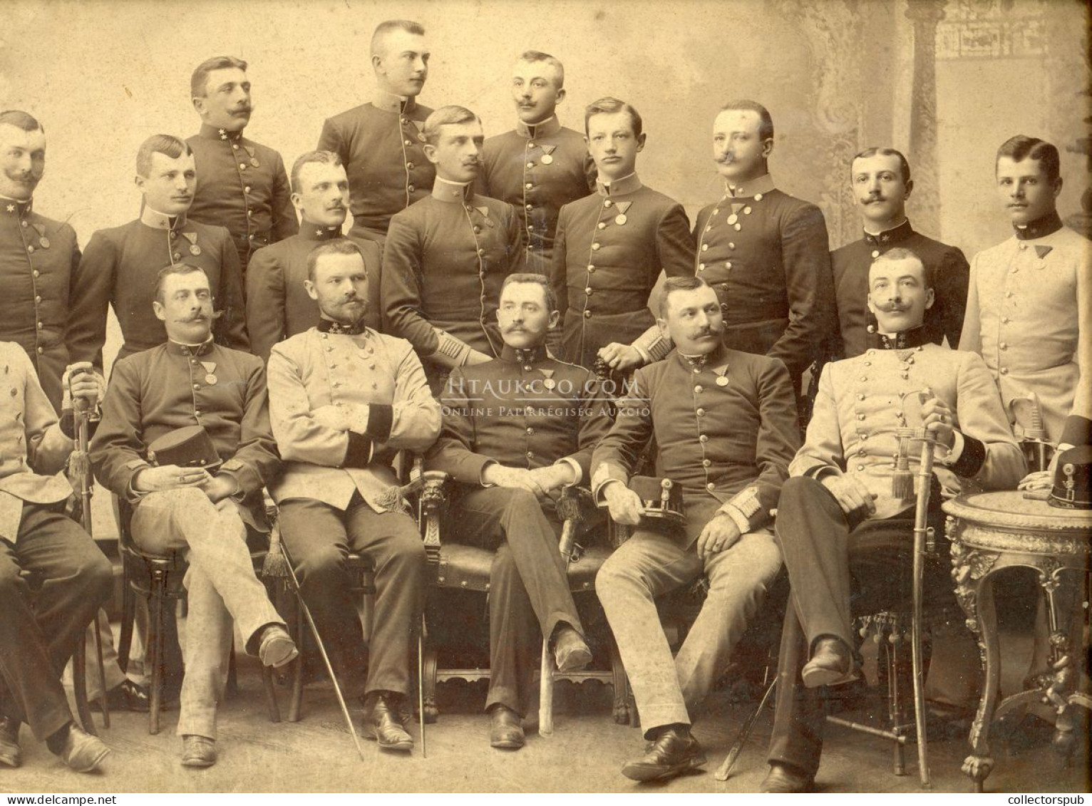 1899. K.u.K. Infanterie Equitation , Tisztek, Katonák, Jó Fotó Képméret 36*27 Cm (Gyalogsági Lovas Tanfolyam Résztvevői, - Ancianas (antes De 1900)