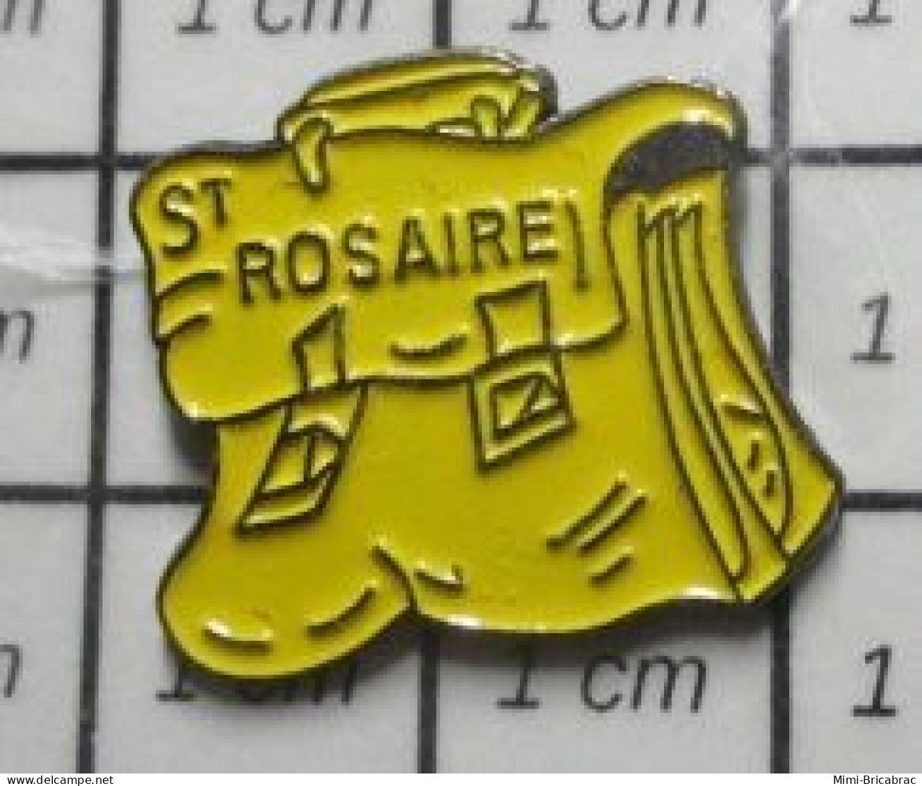 511c Pin's Pins / Beau Et Rare / ADMINISTRATIONS / CARTABLE JAUNE Tu M'étonnes ECOLE ST ROSAIRE - Administración