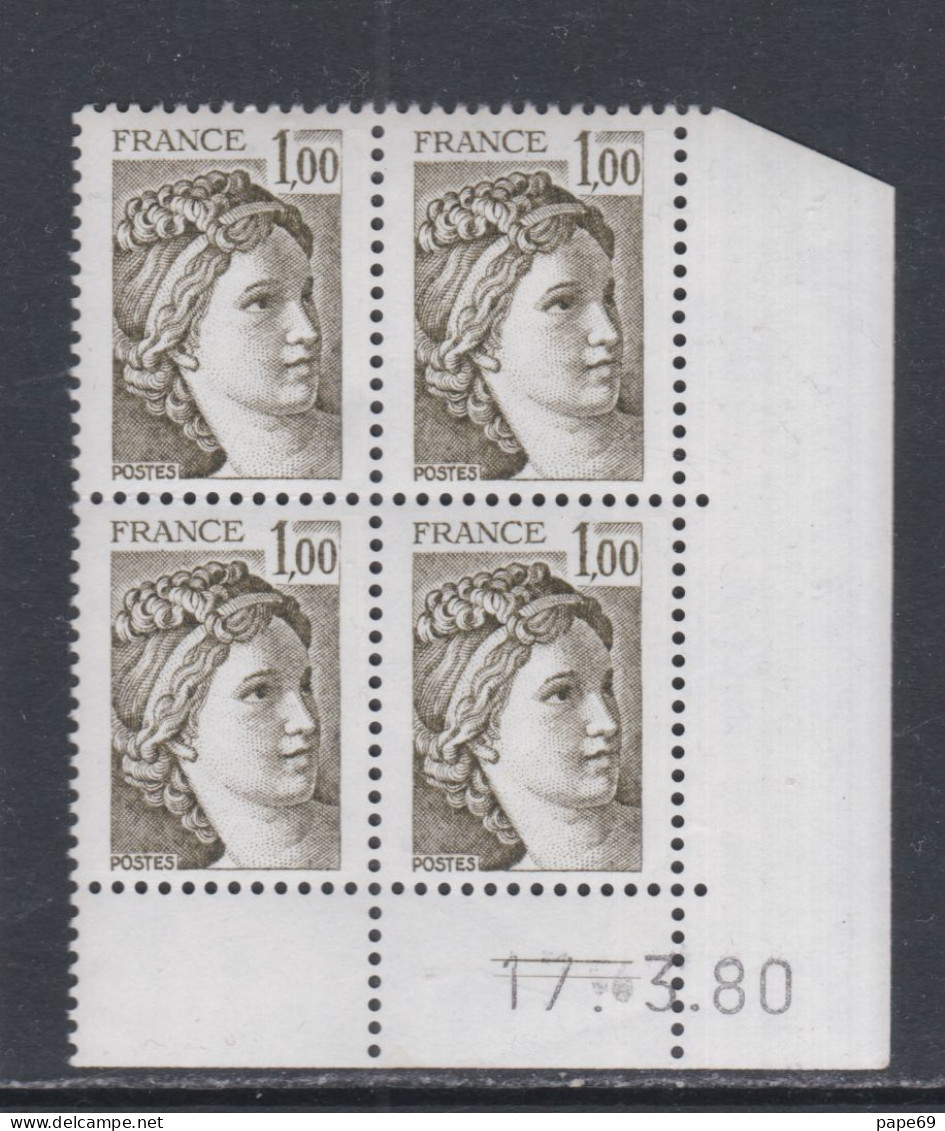 France N°2057  Type Sabine : 1,00 F Olive En Bloc De 4 Coin Daté  Du  17 . 3 . 80 ; 2 Traits, Sans Charnière TB - 1970-1979