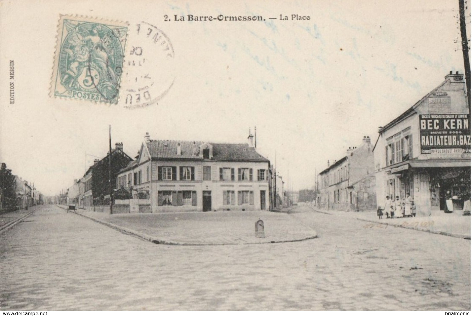 LA BARRE-ORMESSON  La Place - Deuil La Barre