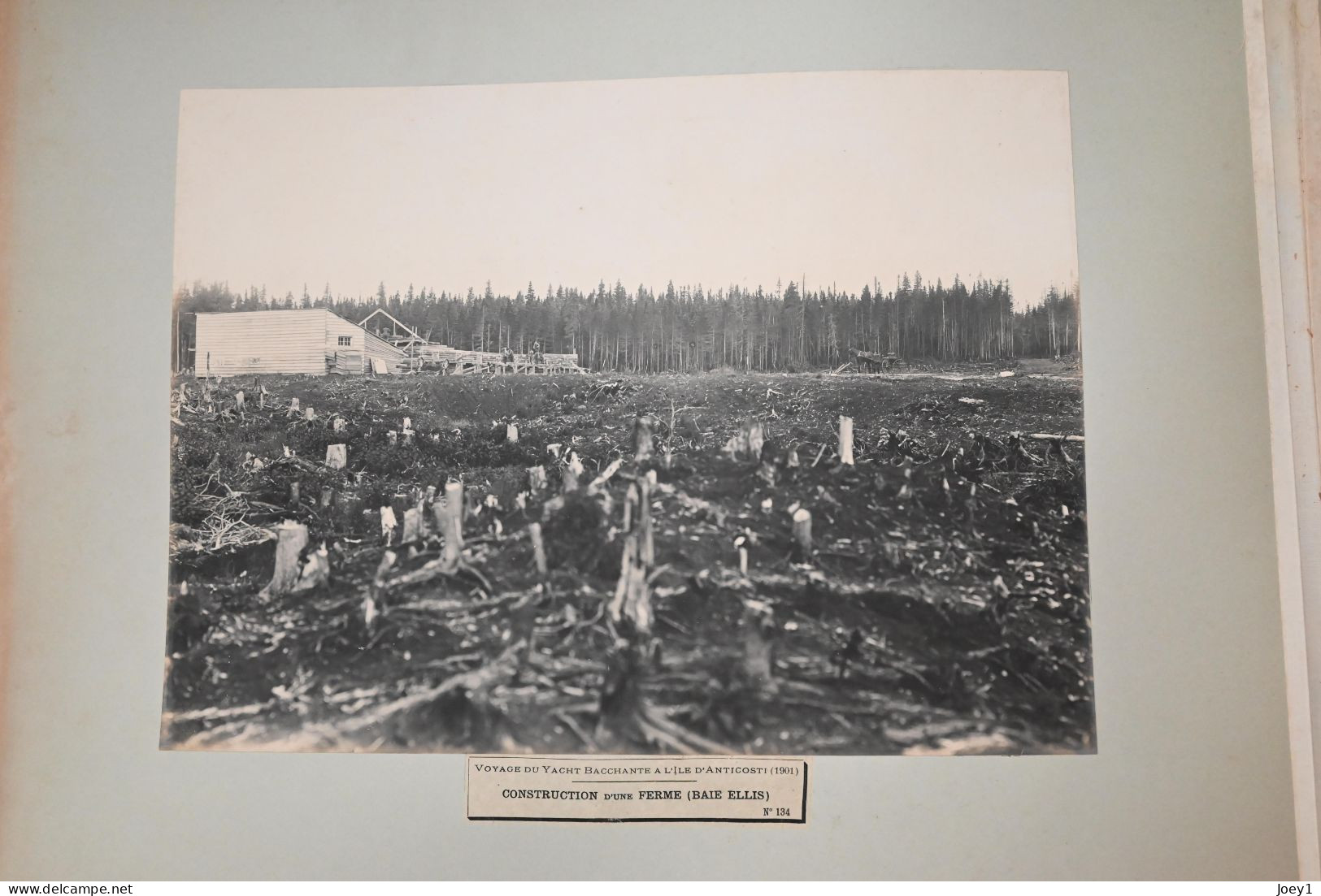 Anticosti ,l'Album photo qui raconte l histoire de l'ile d ' Anticosti après l achat de l ile par Henri Menier en 1895