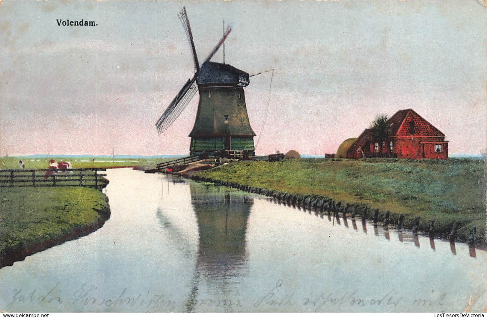 PAYS-BAS - Volendam - Une Petite Fleuve - Une Maison - Une Vache - Un Moulin - Carte Postale Ancienne - Volendam