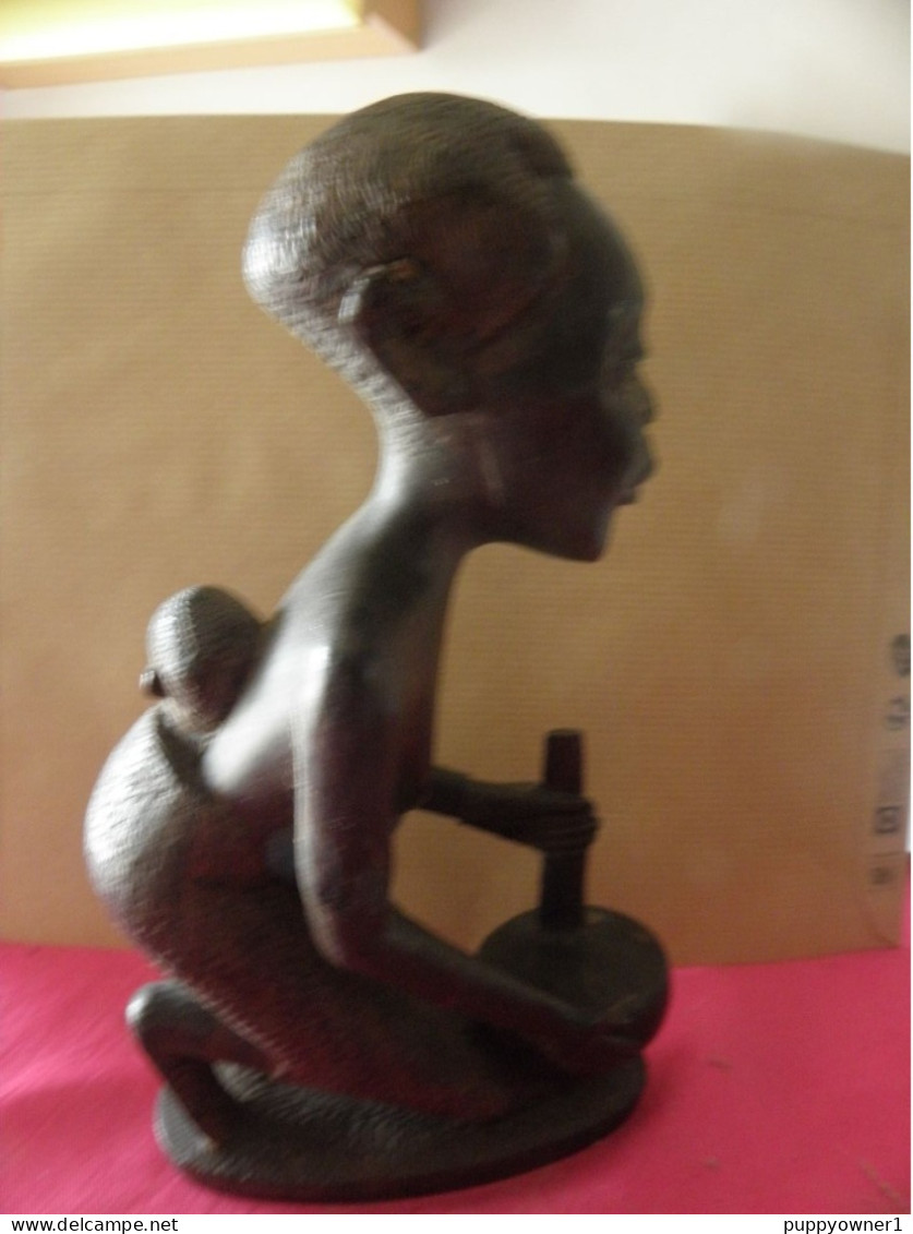 statue en bois africaine sculptée à la main vintage