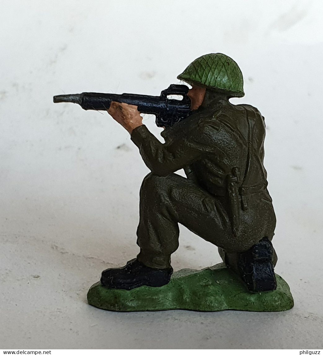 FIGURINE SOLDAT ANGLAIS VINTAGE HANDPAINTED BRITAINS Tireur Fusil à Genoux - Army