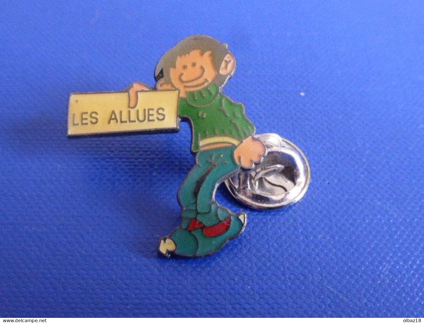 Pin's BD Gaston Lagaffe - Pancarte Les Allues - Savoie - Franquin Bande Dessinée (SB52) - BD