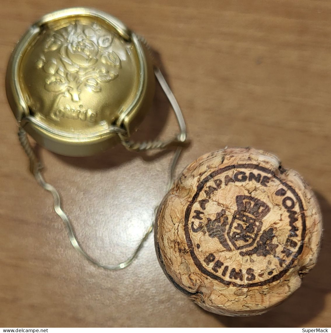 Capsule & Bouchon De Champagne POMMERY Cuvée Louise Or Estampée N° 102 - Pomméry