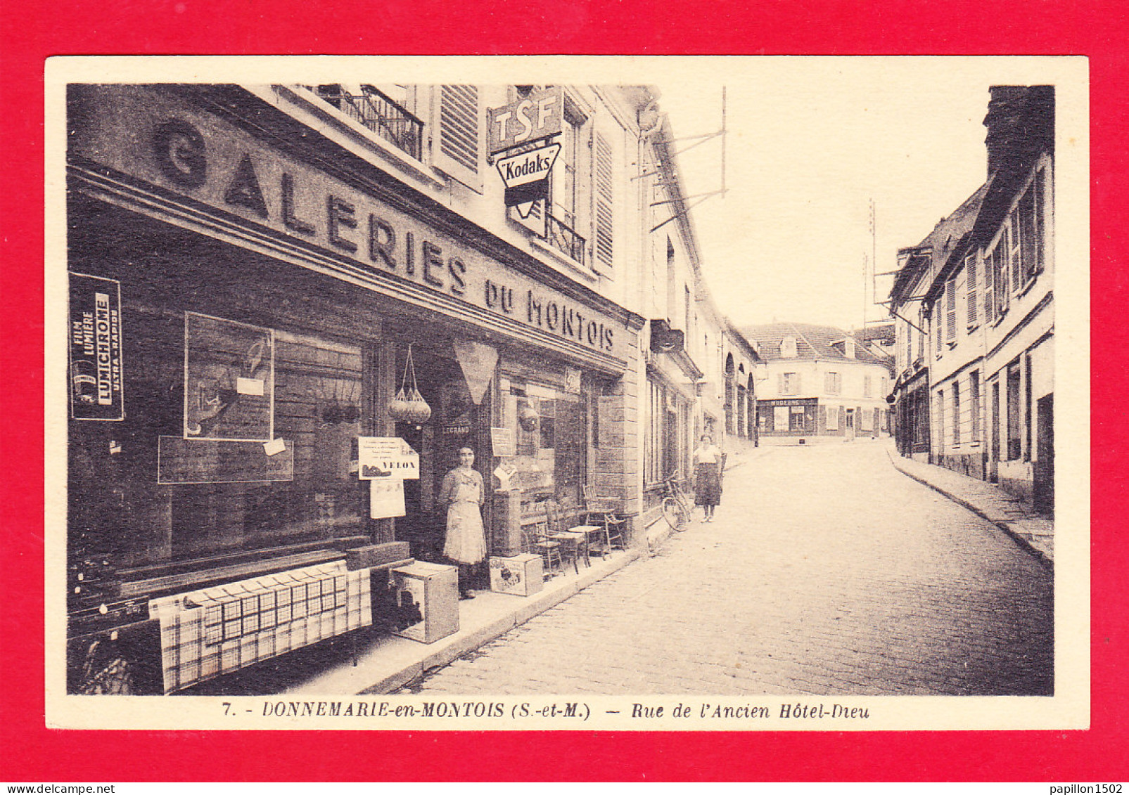 F-77-Donnemarie En Montois-01A110  La Rue De L'ancien Hôtel Dieu, Galeries Du Montois, Cpa BE - Donnemarie Dontilly