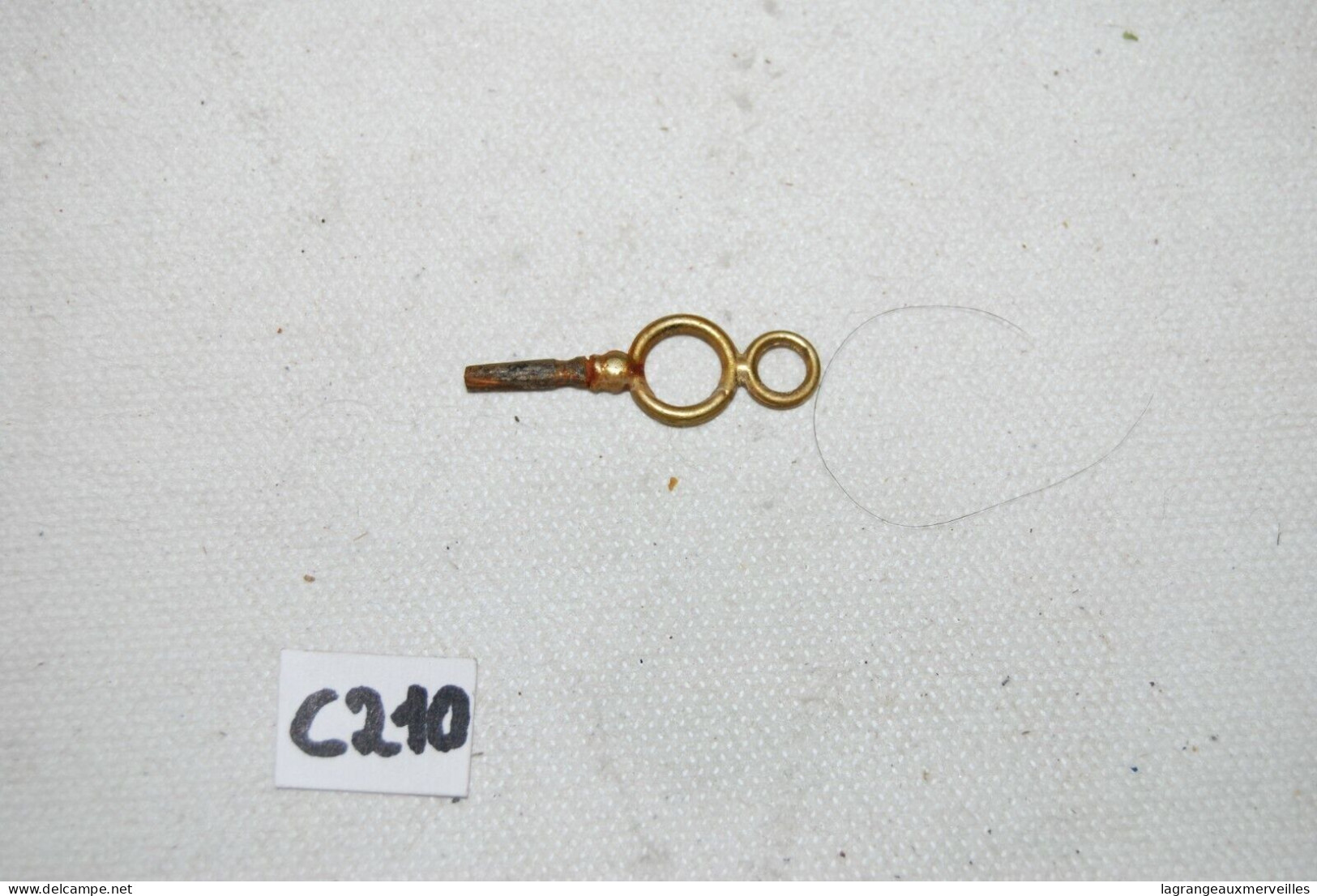 C210 Ancienne Mini Clef Pour Remontoir - Antike Werkzeuge