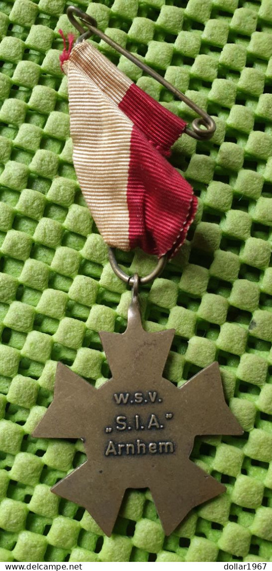 Medaile      W.S.V. " S.I.A " Arnhem. ( Siv In Actie ) . -  Original Foto  !!  Medallion  Dutch - Altri & Non Classificati