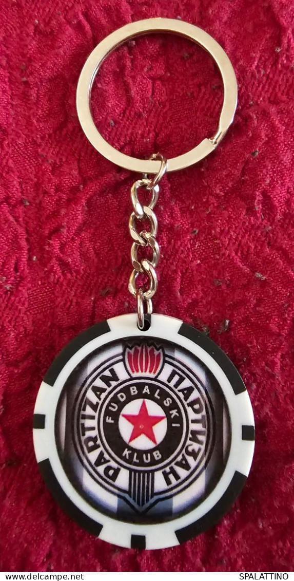 FK PARTIZAN KEYCHAIN, KEY- RING - Bekleidung, Souvenirs Und Sonstige