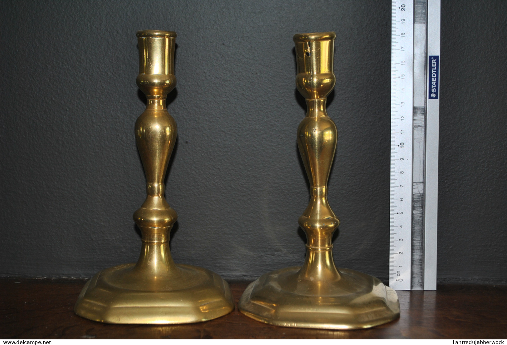 2 Anciens Bougeoirs Cuivre Ou Laiton Base Octogonale Style Haute époque (19 Cm) Luminaire Candélabre Chandelier Bronze  - Chandeliers, Candelabras & Candleholders