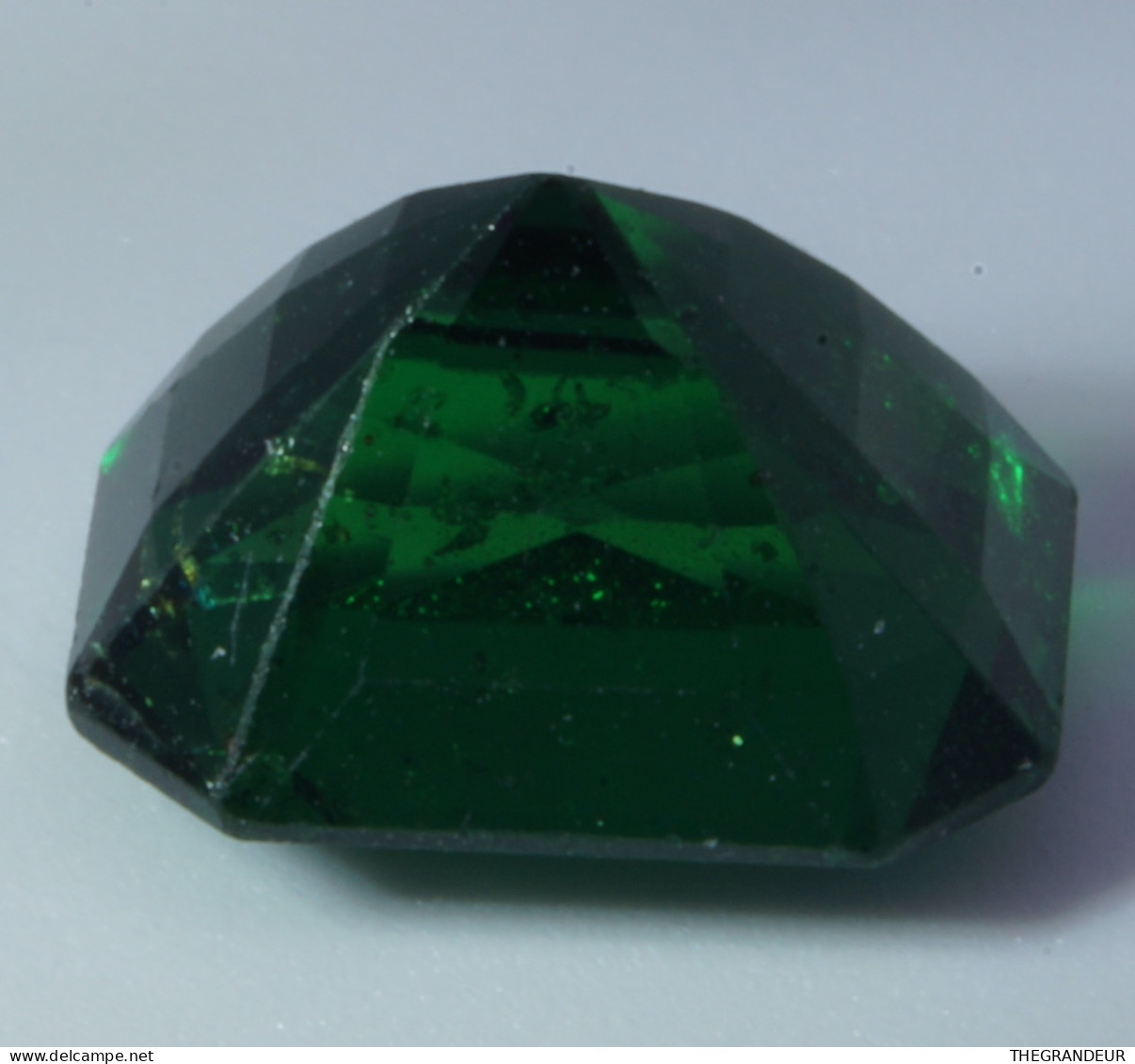 Tsavorite Garnet 3.08 Carat Octagon Shape Loose Green Gemstone - Unclassified