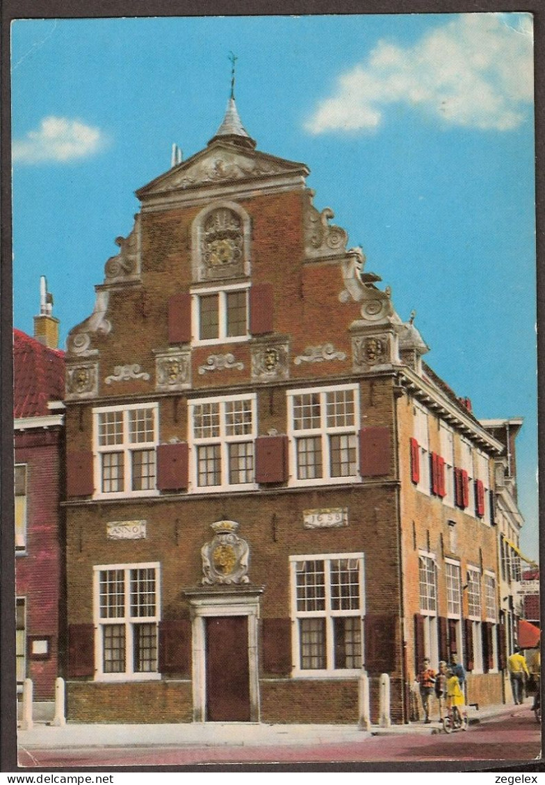 Naaldwijk - Gemeentehuis - Meisje Op Step - Naaldwijk